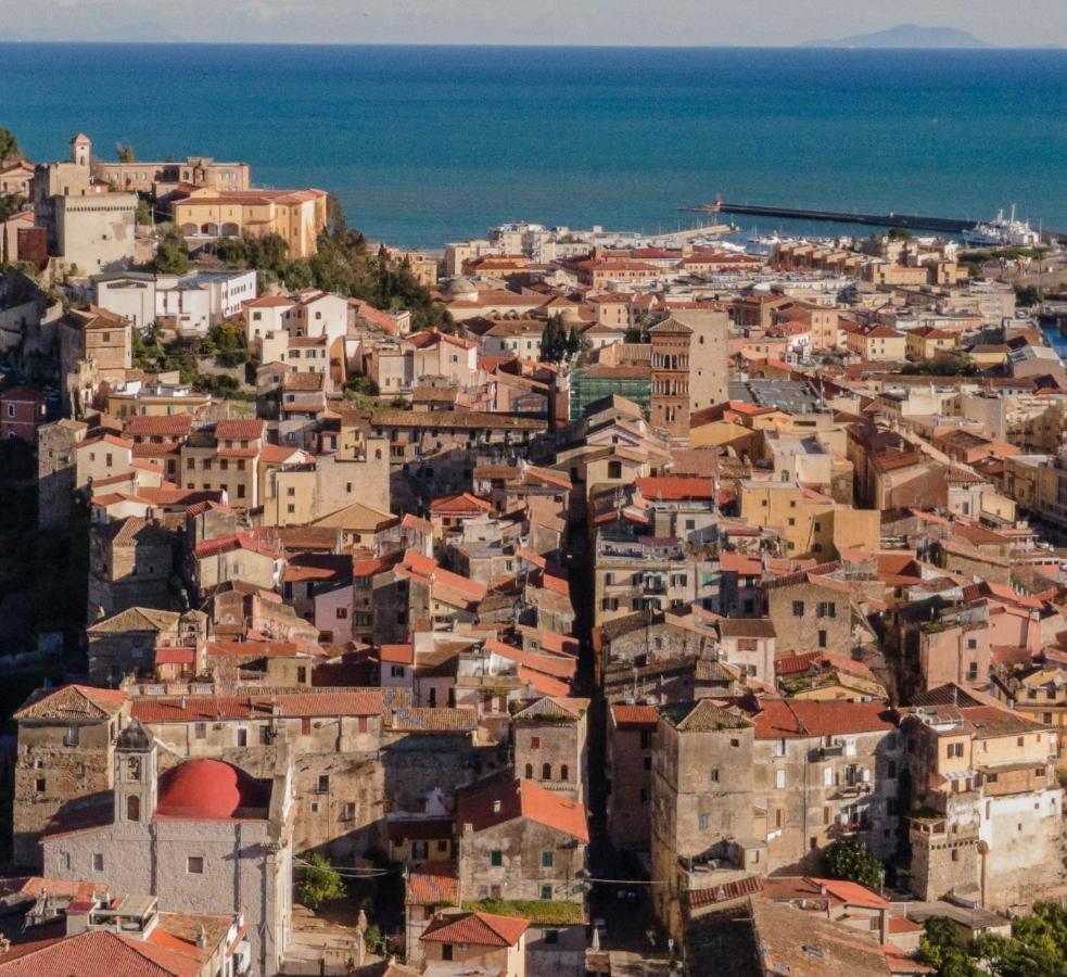 Torrione San Giovanni II Terracina Buitenkant foto