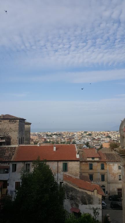 Torrione San Giovanni II Terracina Buitenkant foto